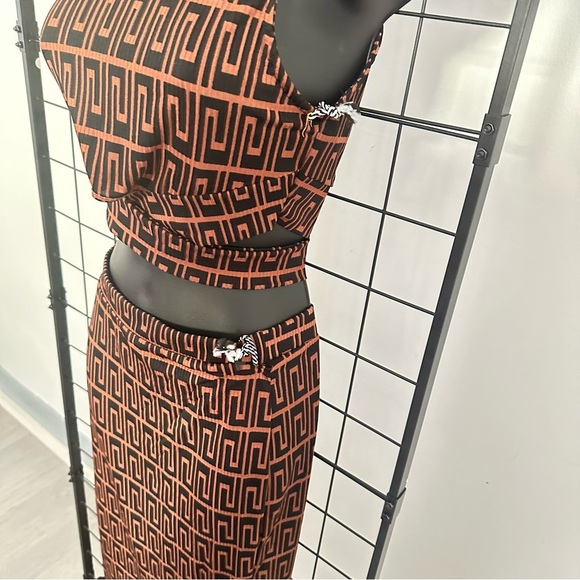 BROWN/BLACK PRINT DESIGN RIBBED MOCK NECK CUT OUT TOP & MIDI SKIRT SET - Picture 8 of 12